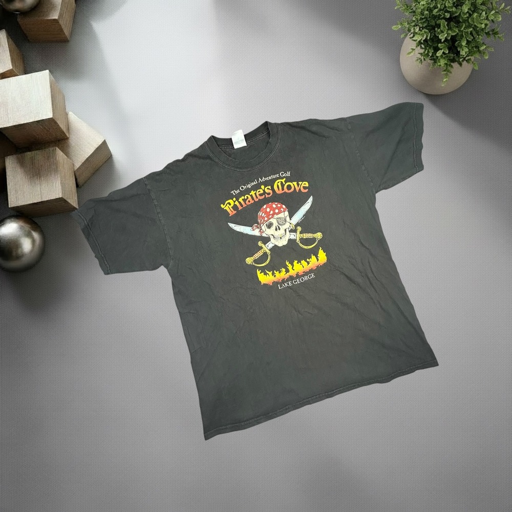 Gildan Pirates Cove Lake‎ George Graphic Tee XL Faded Black Y2K Skater T-Shirt